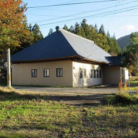 民泊くま - 絵画と音楽の宿 Inawashiro المظهر الخارجي الصورة